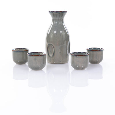 Zestaw do sake: karafka 250 ml i 4 czarki 50 ml, ceramika, styl wabi-sabi