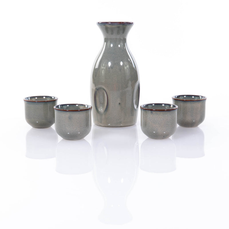 Zestaw do sake: karafka 250 ml i 4 czarki 50 ml, ceramika, styl wabi-sabi