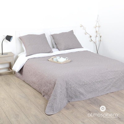 Narzuta na łóżko z tłoczeniami 240 x 260 cm + 2 poduszki