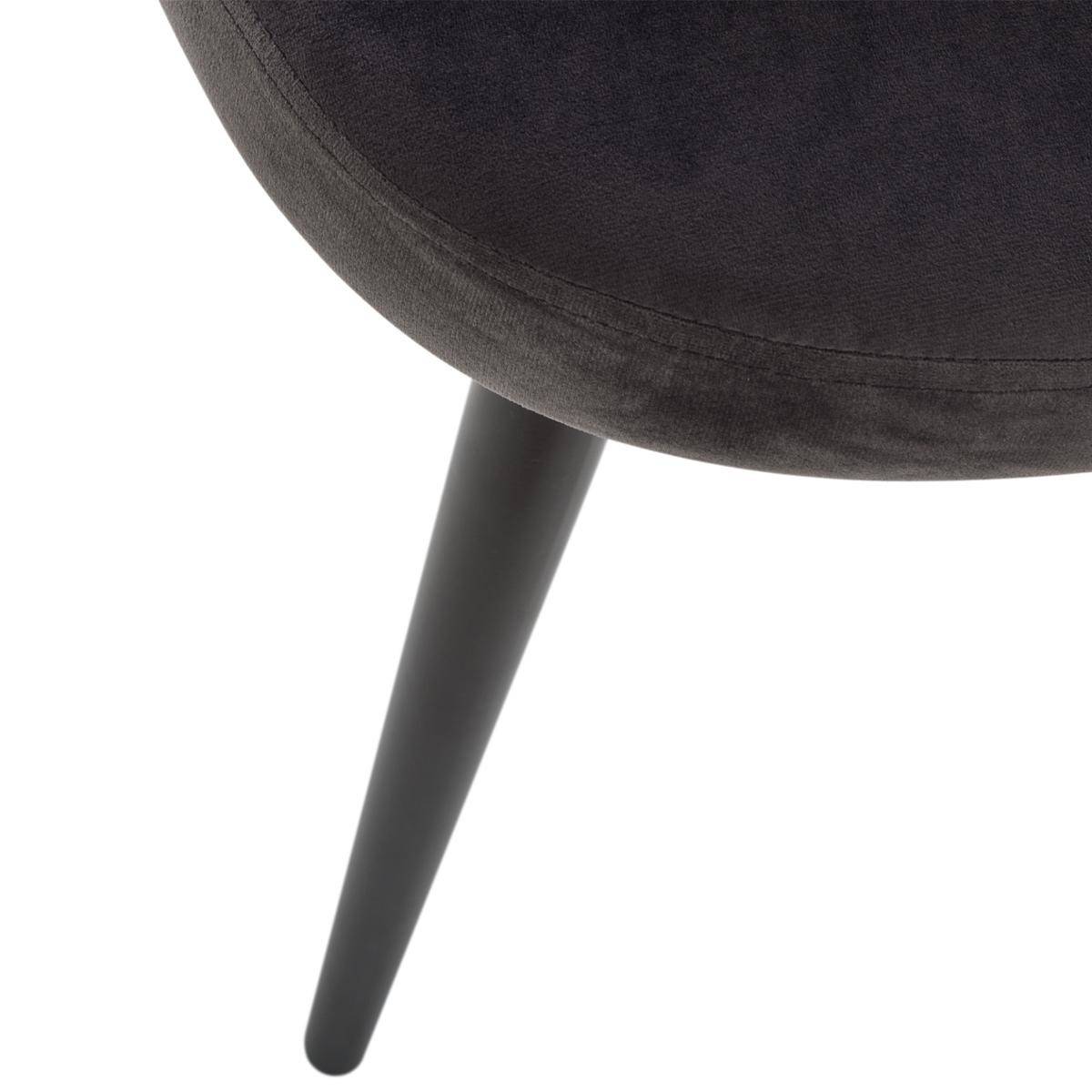 Krzesło z trwałego materiału, gustowny element wyposażenia wnętrza